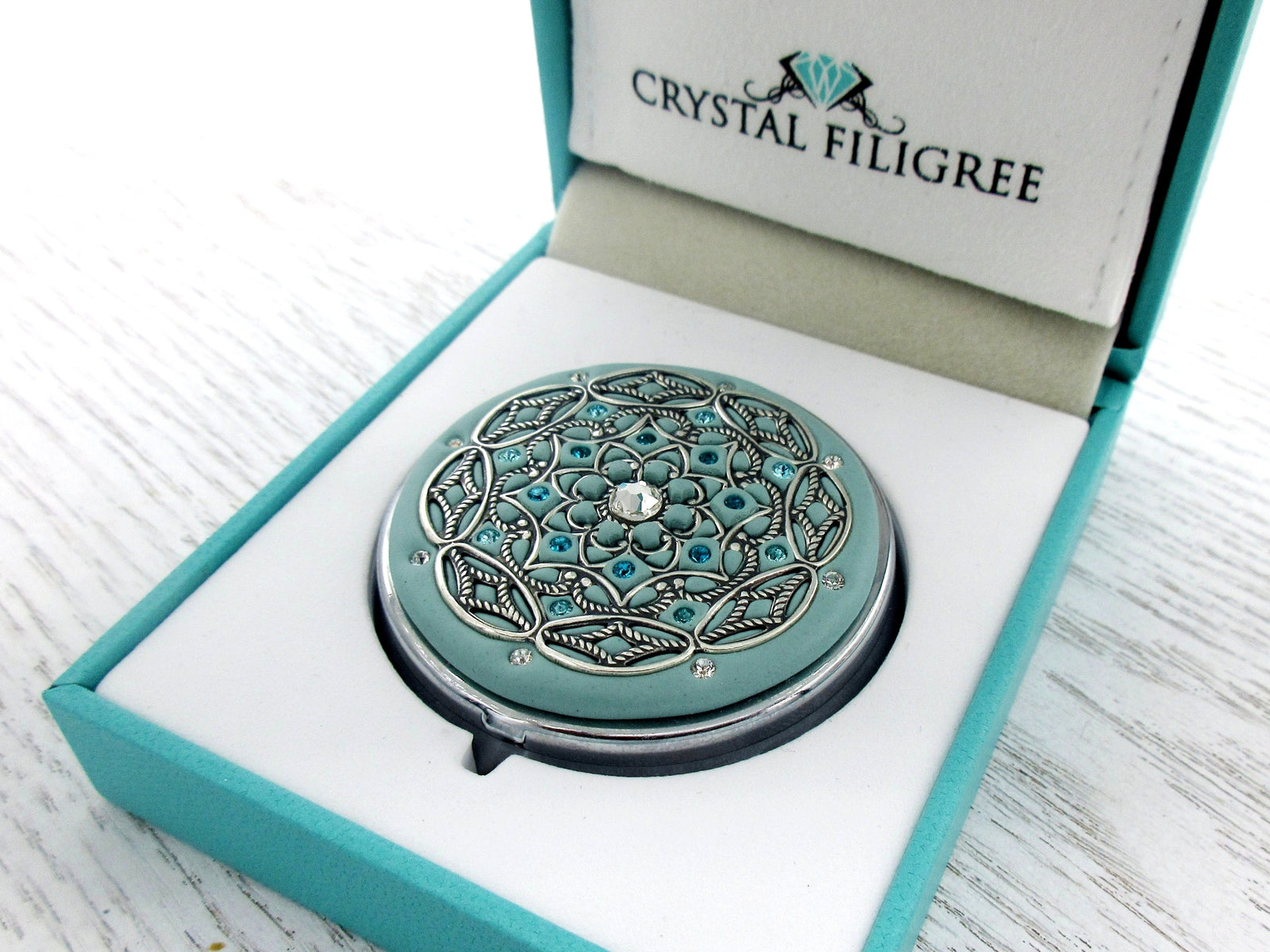 Sample in MediumAquamarine